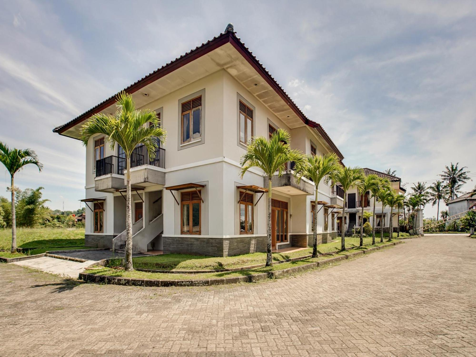 Oyo 3896 Villa Pesona Wisata Puncak Cianjur Exterior photo